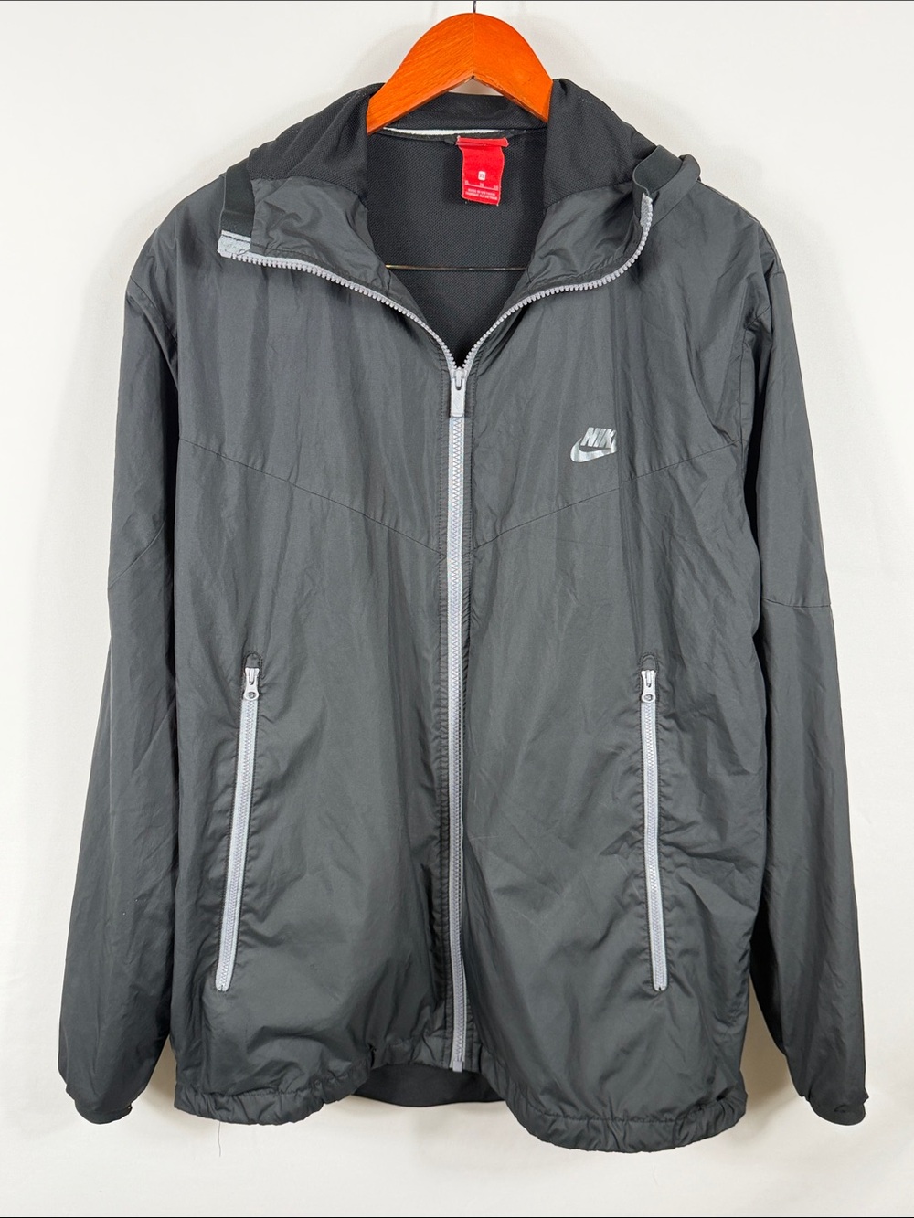 Nike Men's Black Hooded Windbreaker Jacket. Size XL. Full zip with pockets
